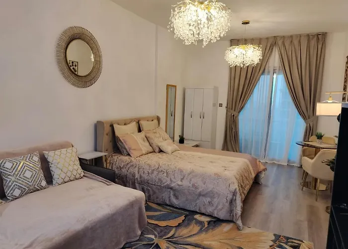 Diamond Tower Marina Apartment